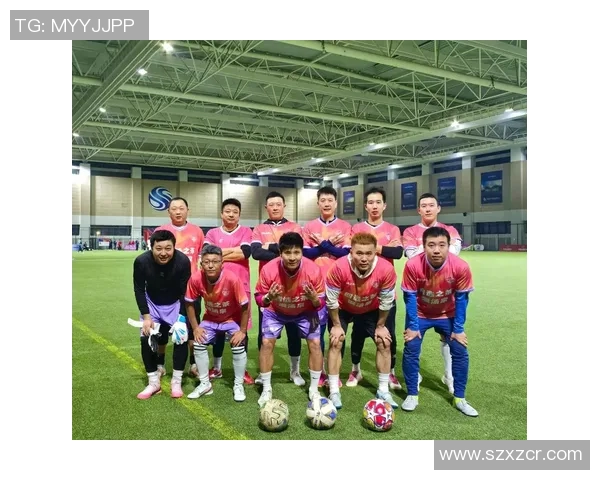 足球明星球服上的爱心故事与背后的温暖力量